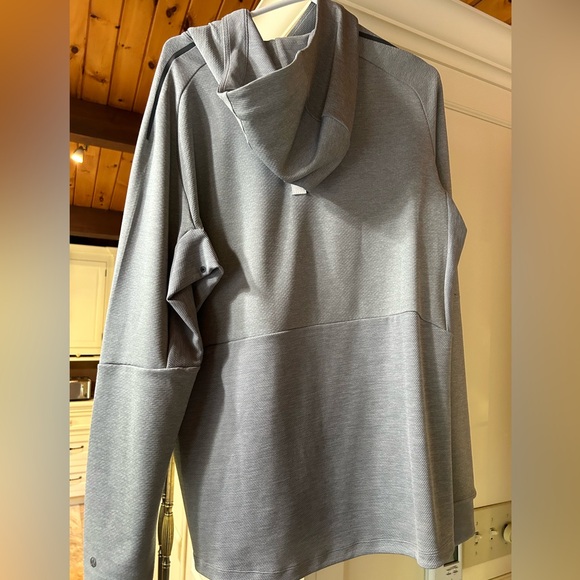 Lululemon Men’s Large TEXTURED TECH HOODIE - Picture 3 of 3